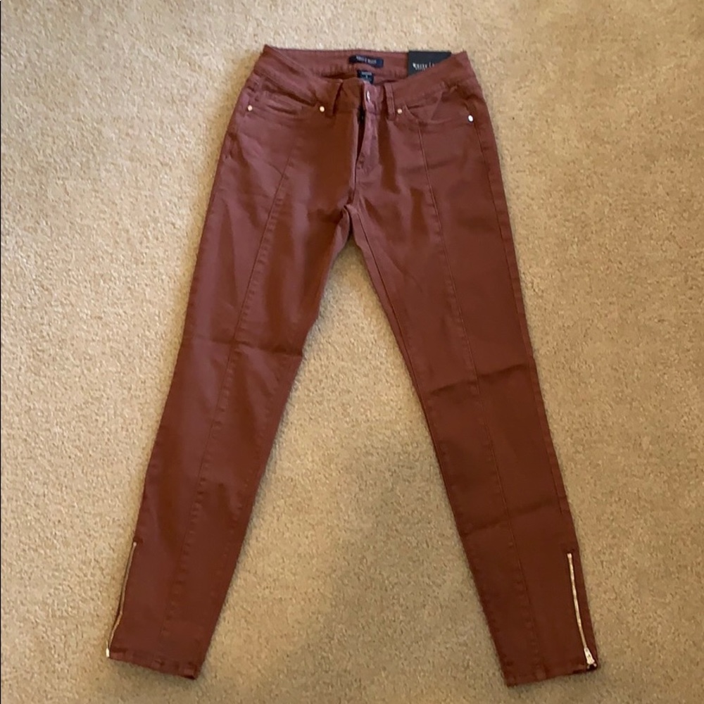 White House Black Market Pants NWT! Size 0